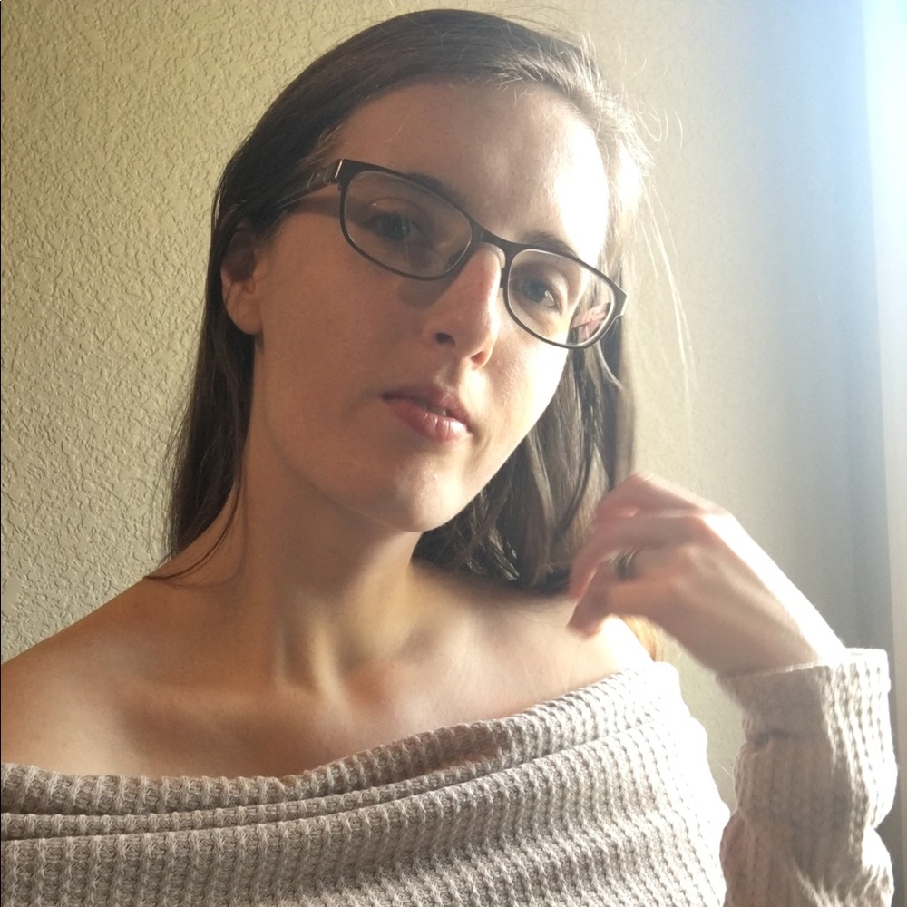 Meet your Posher, Emily